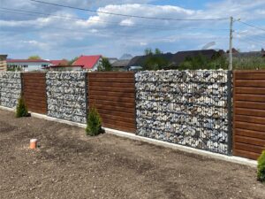 Constructia gardurilor de tip gabion – Solutii tehnice inedite pentru curti cu design deosebit